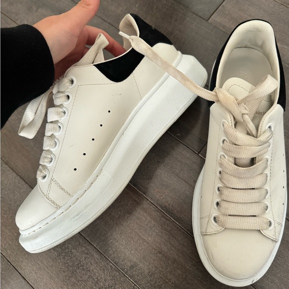 Alexander McQueen Suede Trimmed leather exaggerated sole sneaker - Picture 5 of 5